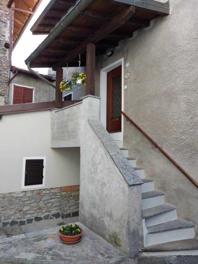 Casa Sassello - Appartamento Menta Dumenza Exterior foto